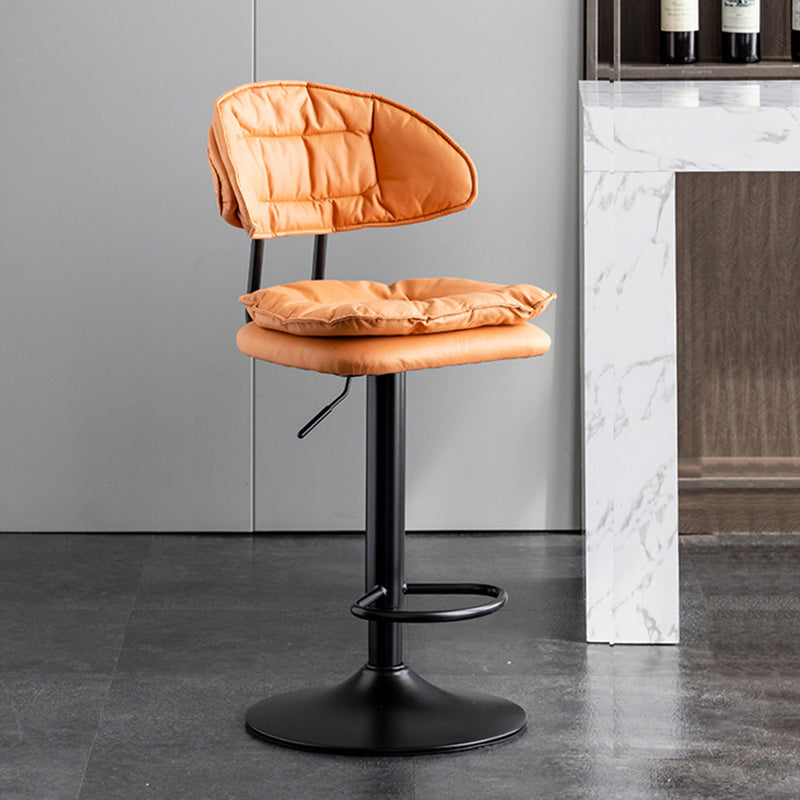 Tabouret de barre de bar métal scandinave tabouret de comptoir bas bas en finition mate pour intérieur