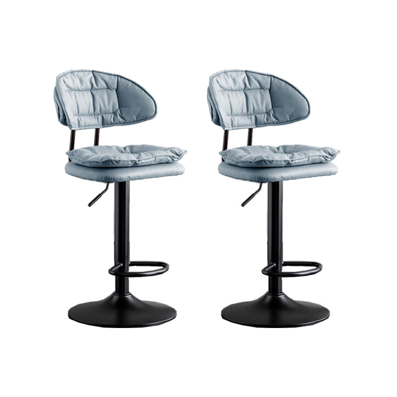 Tabouret de barre de bar métal scandinave tabouret de comptoir bas bas en finition mate pour intérieur