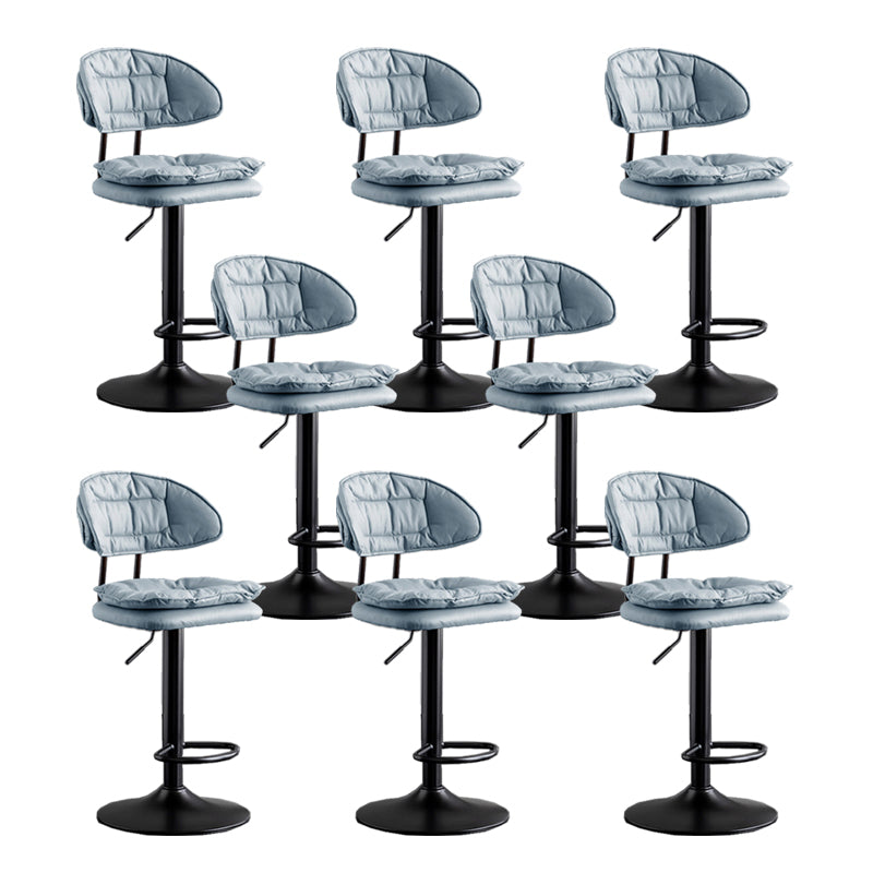 Tabouret de barre de bar métal scandinave tabouret de comptoir bas bas en finition mate pour intérieur