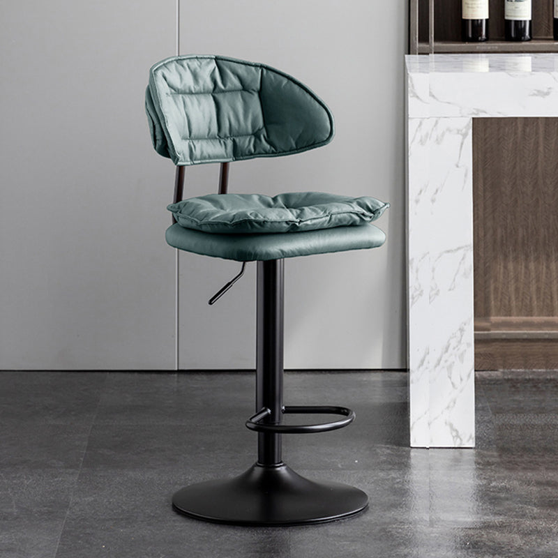 Tabouret de barre de bar métal scandinave tabouret de comptoir bas bas en finition mate pour intérieur