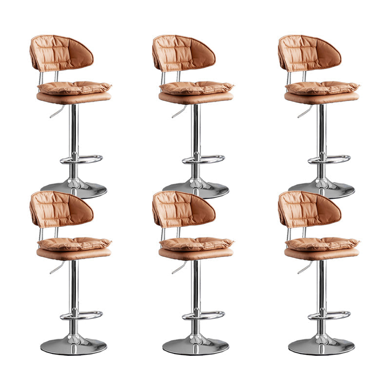 Tabouret de barre de bar métal scandinave tabouret de comptoir bas bas en finition mate pour intérieur