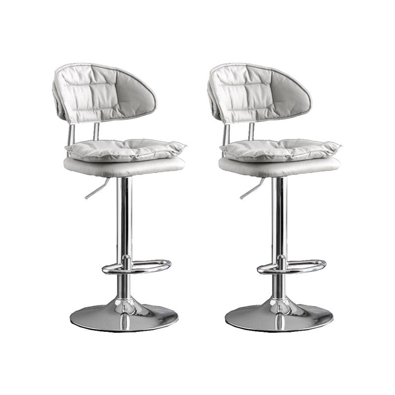 Tabouret de barre de bar métal scandinave tabouret de comptoir bas bas en finition mate pour intérieur