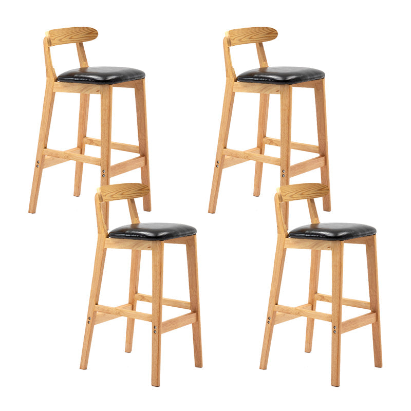 Cojín de tela de heces de madera escandinava en acabado mate para interiores