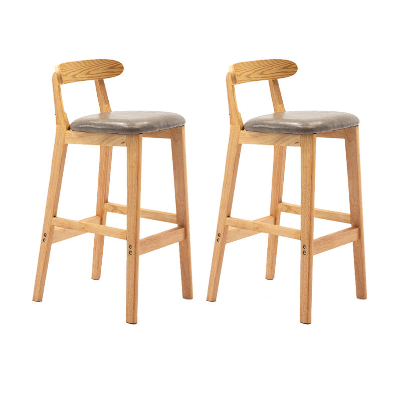 Cojín de tela de heces de madera escandinava en acabado mate para interiores