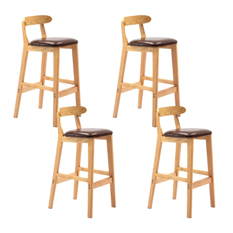 Cojín de tela de heces de madera escandinava en acabado mate para interiores