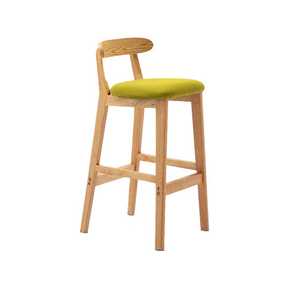 Cojín de tela de heces de madera escandinava en acabado mate para interiores