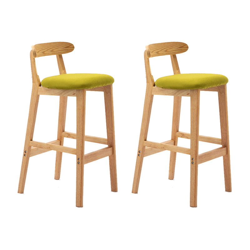 Cojín de tela de heces de madera escandinava en acabado mate para interiores