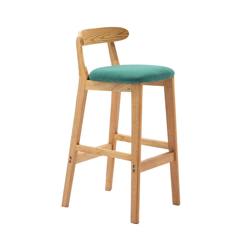 Cojín de tela de heces de madera escandinava en acabado mate para interiores