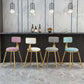 Tabouret de comptoir à dos de dos glamour tabouret de bar en fer avec coussin en velours et pédale pour la cuisine