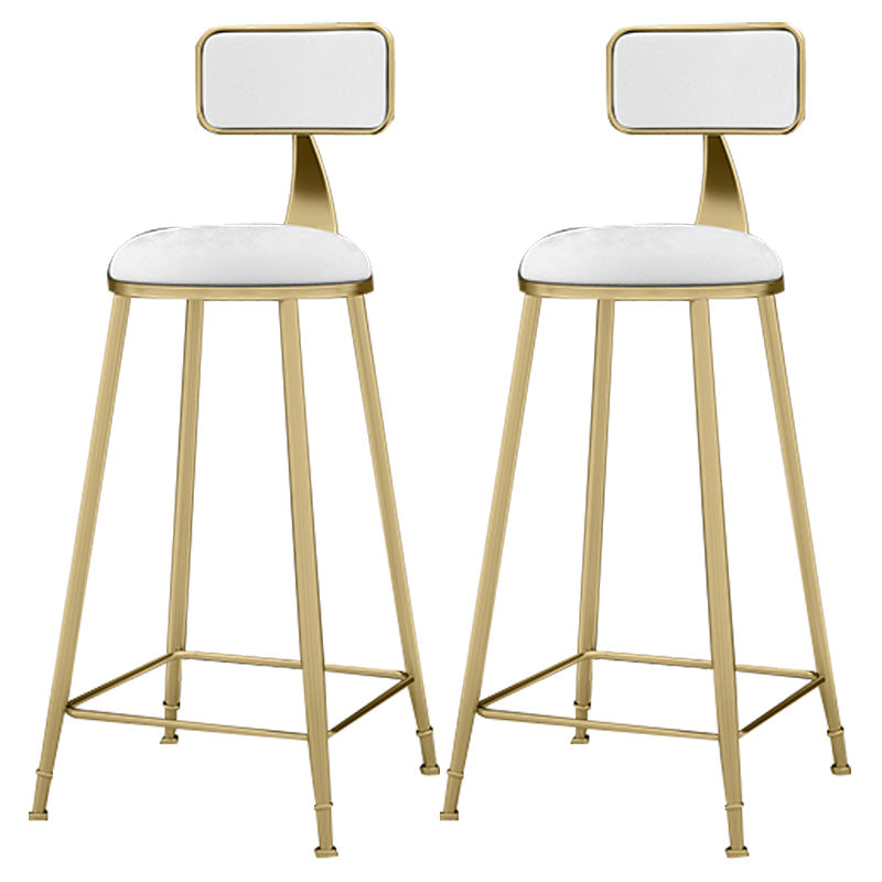 Tabouret de comptoir à dos de dos glamour tabouret de bar en fer avec coussin en velours et pédale pour la cuisine