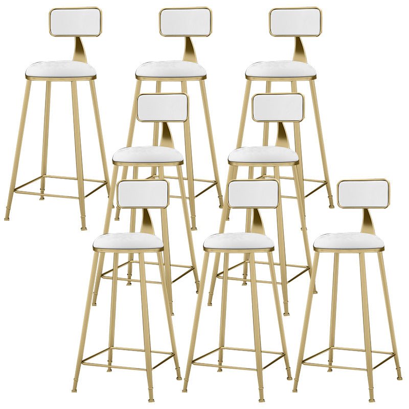 Tabouret de comptoir à dos de dos glamour tabouret de bar en fer avec coussin en velours et pédale pour la cuisine