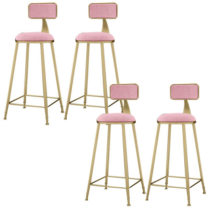 Tabouret de comptoir à dos de dos glamour tabouret de bar en fer avec coussin en velours et pédale pour la cuisine