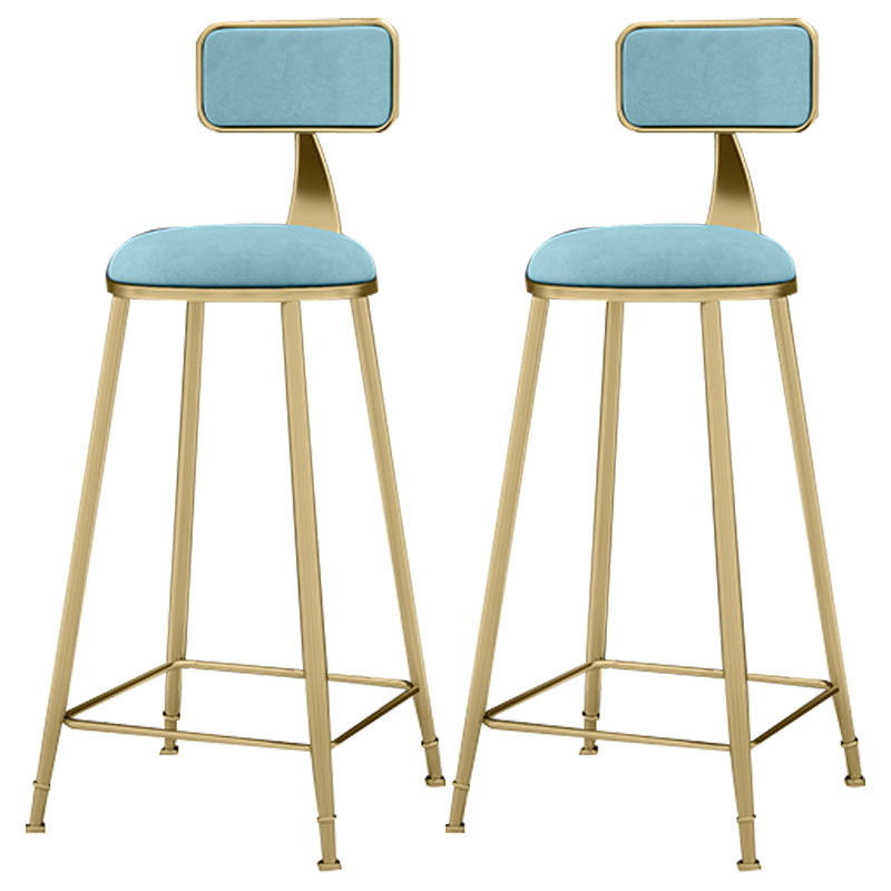 Tabouret de comptoir à dos de dos glamour tabouret de bar en fer avec coussin en velours et pédale pour la cuisine