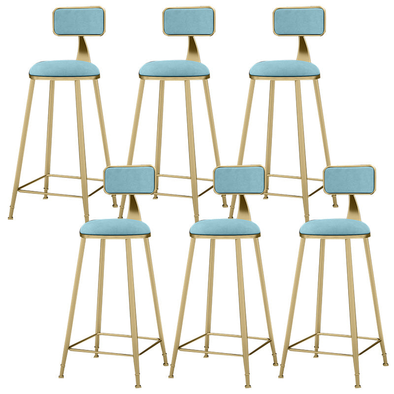 Tabouret de comptoir à dos de dos glamour tabouret de bar en fer avec coussin en velours et pédale pour la cuisine