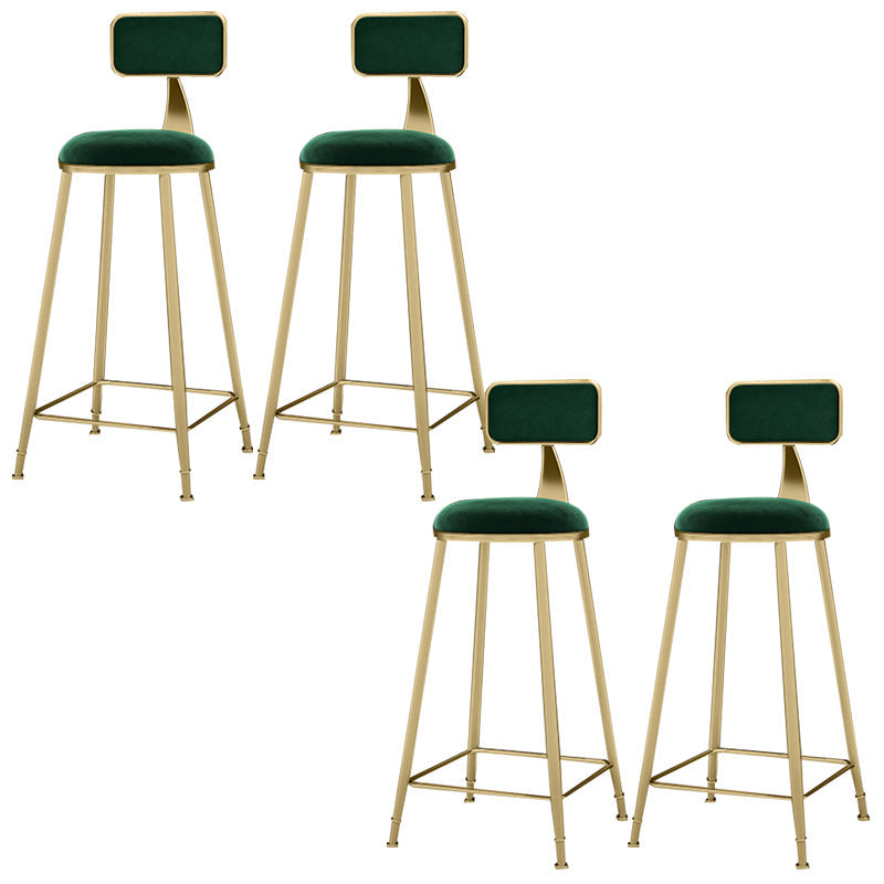 Tabouret de comptoir à dos de dos glamour tabouret de bar en fer avec coussin en velours et pédale pour la cuisine