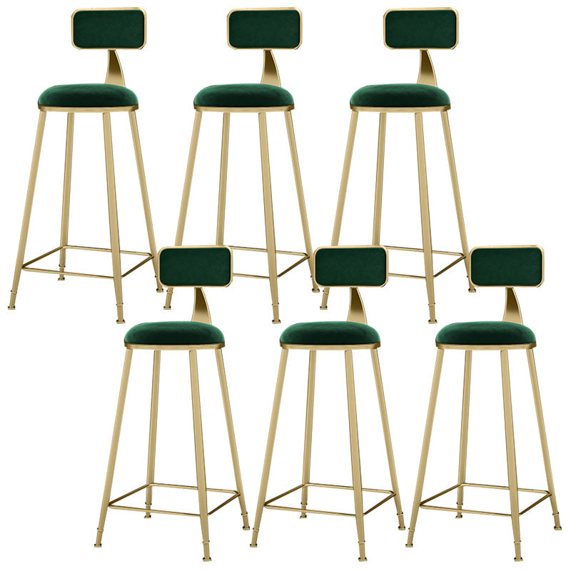 Tabouret de comptoir à dos de dos glamour tabouret de bar en fer avec coussin en velours et pédale pour la cuisine