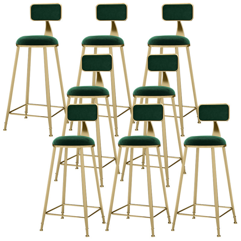 Tabouret de comptoir à dos de dos glamour tabouret de bar en fer avec coussin en velours et pédale pour la cuisine