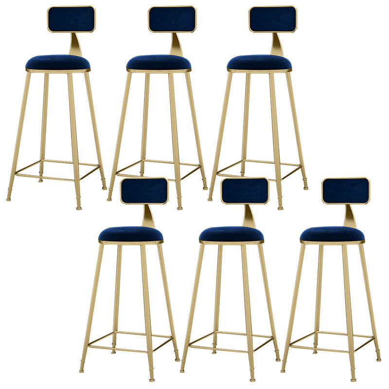 Tabouret de comptoir à dos de dos glamour tabouret de bar en fer avec coussin en velours et pédale pour la cuisine