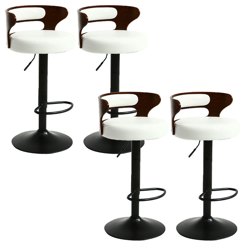 Hedendaagse metalen ontlasting PU Leather Barstools in matte afwerking voor thuis