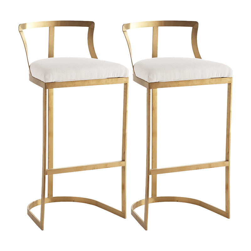 Sgabello imbottito in tessuto da baramello in metallo glam in finitura opaca per interno