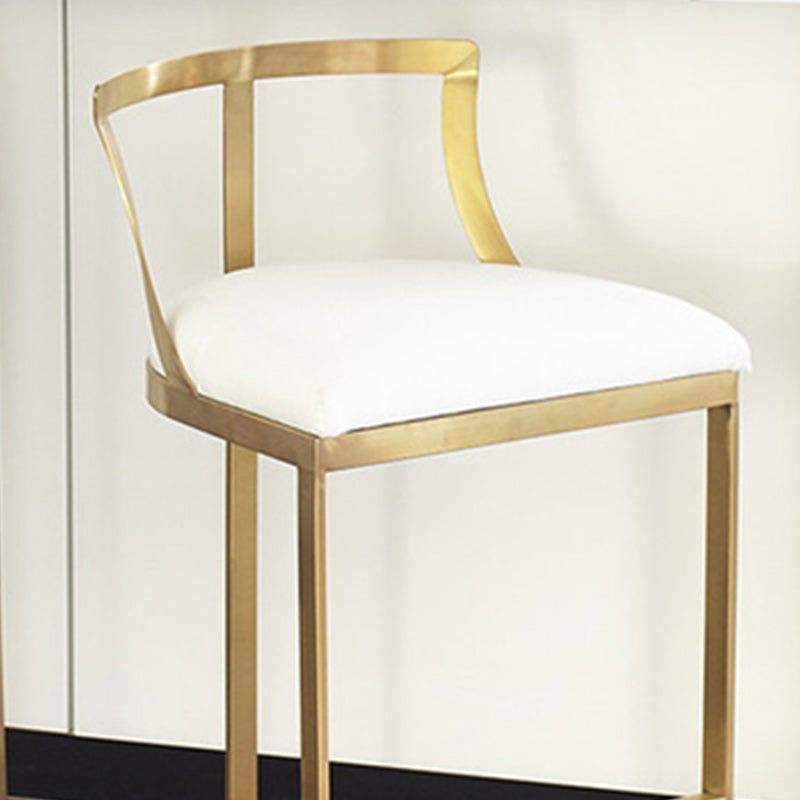 Sgabello imbottito in tessuto da baramello in metallo glam in finitura opaca per interno