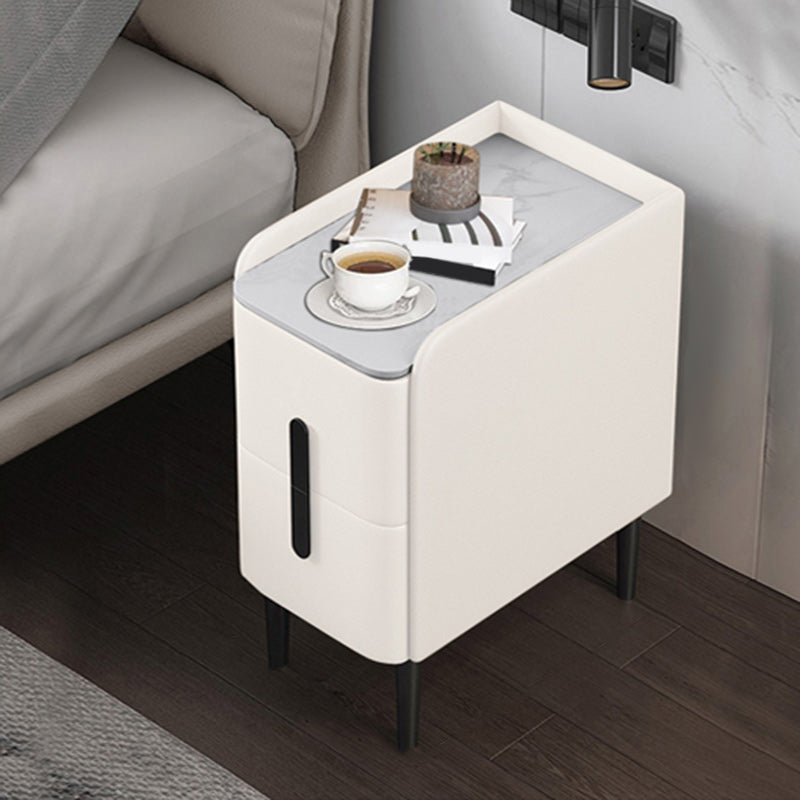 20 Zoll großer Nachttisch moderner Stein-Faux-Leder 2-Dränger-Beine inklusive Nachttisch enthalten