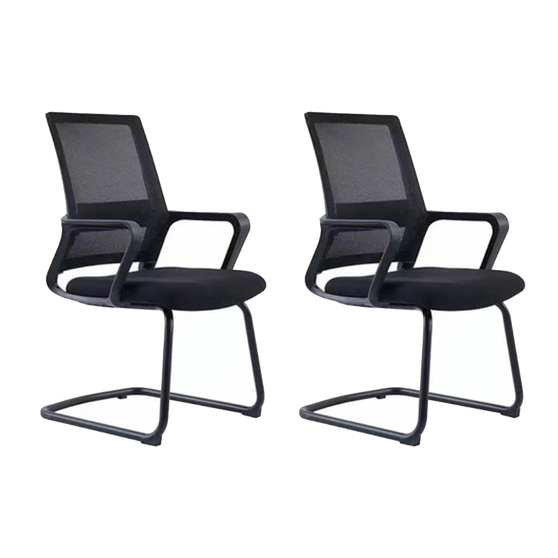 固定された腕の黒いスイベルチェアミッドバックチェアソフトエグゼクティブオフィスチェア