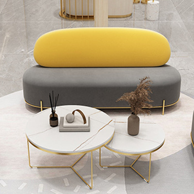 Armloze eigentijdse bank fluweel strak terug voor appartementenbanken