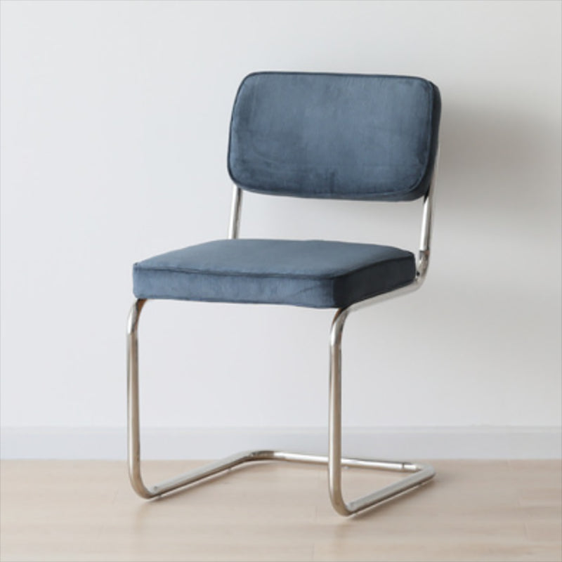 16.54 "広いスカンジナビアスタイルのシングルソファチェア固定されたバックされた腕のない椅子