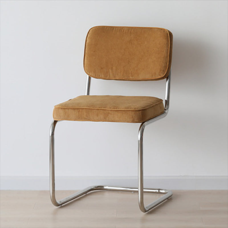 16.54 "広いスカンジナビアスタイルのシングルソファチェア固定されたバックされた腕のない椅子