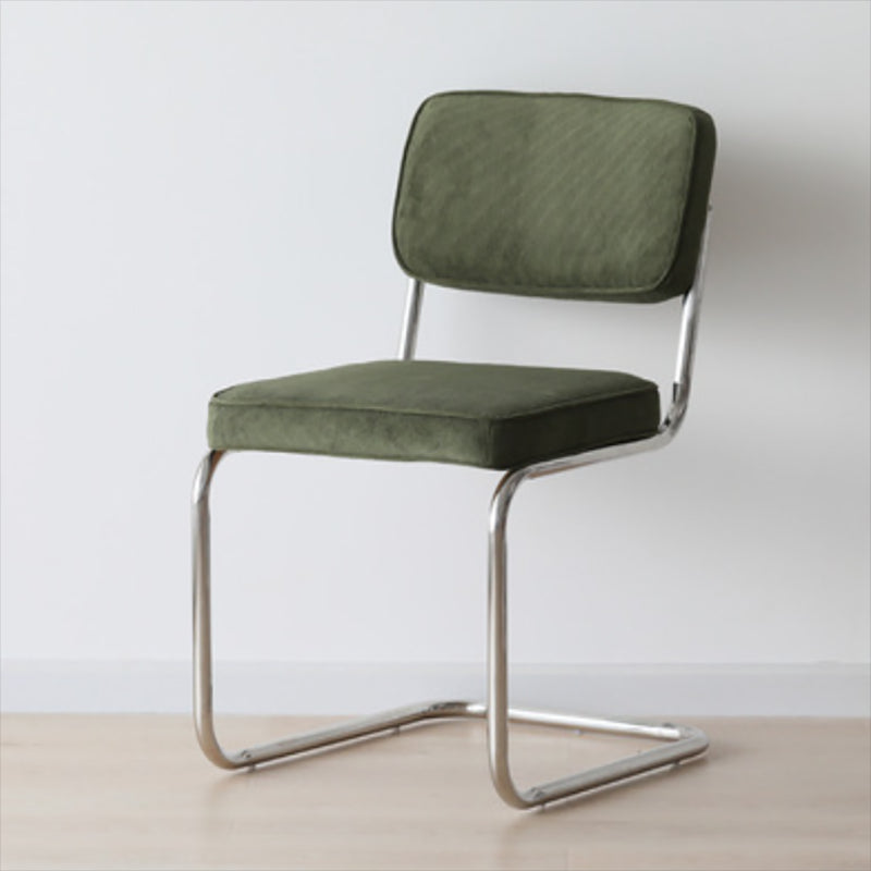 16.54 "広いスカンジナビアスタイルのシングルソファチェア固定されたバックされた腕のない椅子