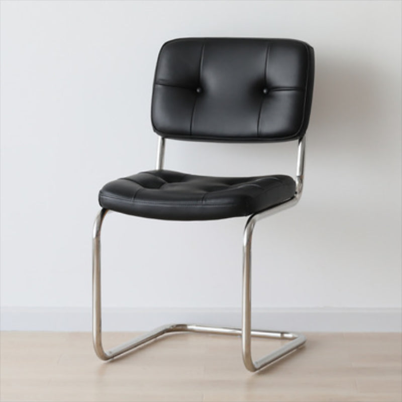 16.54 "広いスカンジナビアスタイルのシングルソファチェア固定されたバックされた腕のない椅子