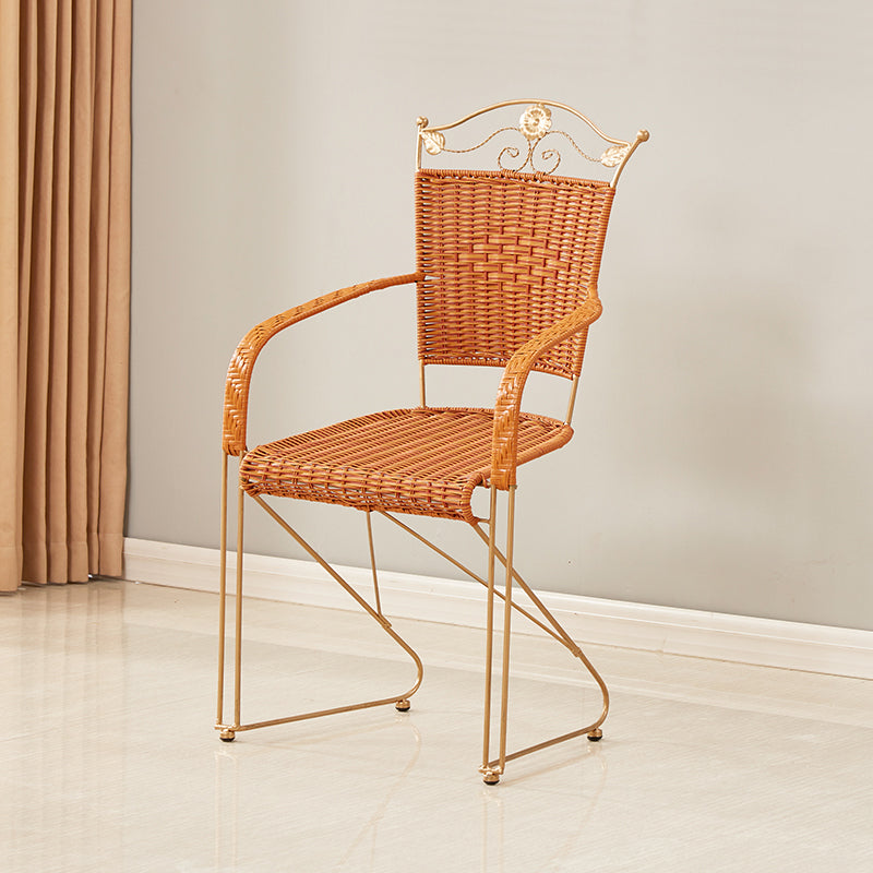 Chaise de bras en métal à dos tissé en bois de style moderne du milieu du siècle