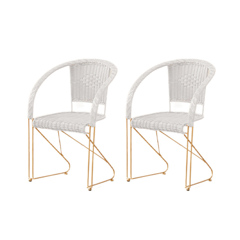 Chaise de bras en métal à dos tissé en bois de style moderne du milieu du siècle