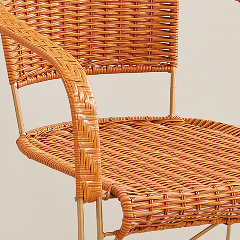 Chaise de bras en métal à dos tissé en bois de style moderne du milieu du siècle
