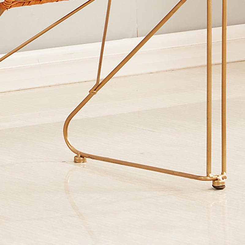 Chaise de bras en métal à dos tissé en bois de style moderne du milieu du siècle