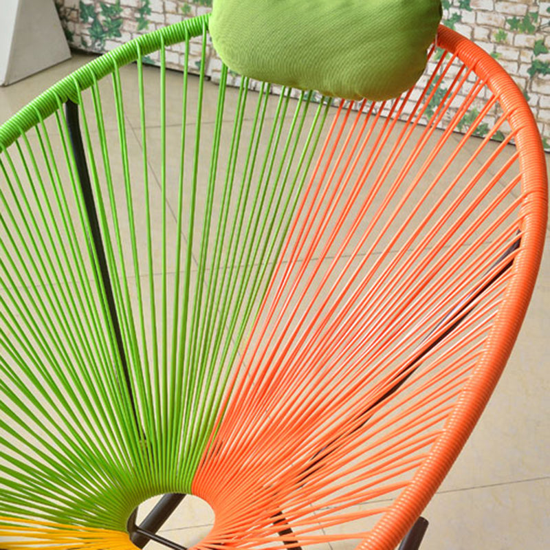 Sedia accento a dondolo contemporaneo in metallo e sedia da bilanciere di vimini 28.3 "x 43.3" x 35.4 "