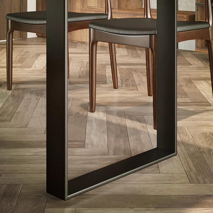 茶色のそりのベース長方形の木製ダイニングテーブルを備えた工業用ダイニングテーブル