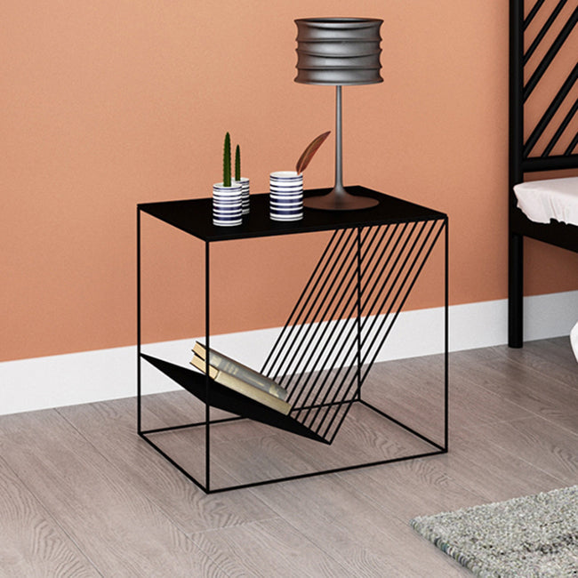 Tavolo da tavolo in metallo quadrato in stile moderno di metà secolo Tavolino