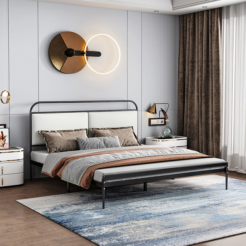 Letto a stecca in metallo largo 79 pollici con testiera rettangolare.