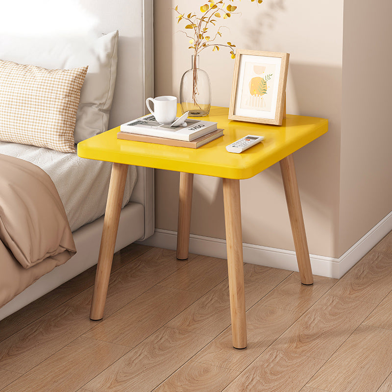 模倣ウッドナイトスタンドオープンストレージモダンな棚には、脚のあるナイトテーブルが含まれています