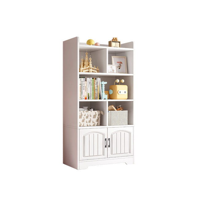 Libreria moderna Scaffale standard ingegnerizzato in legno chiuso per il soggiorno.