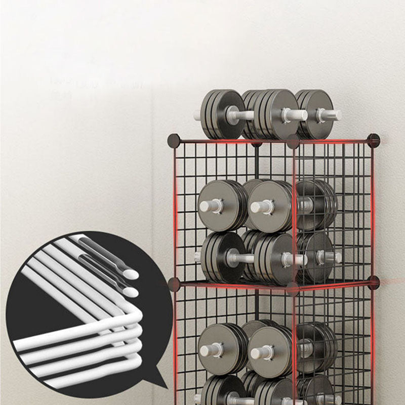 Libreria di scaffali di metallo contemporanea chiusa.