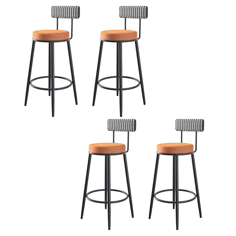 Stoffen ronde stoel aanrecht Stool Scandinavische lage rug barkruk met 4 zwarte ijzeren benen