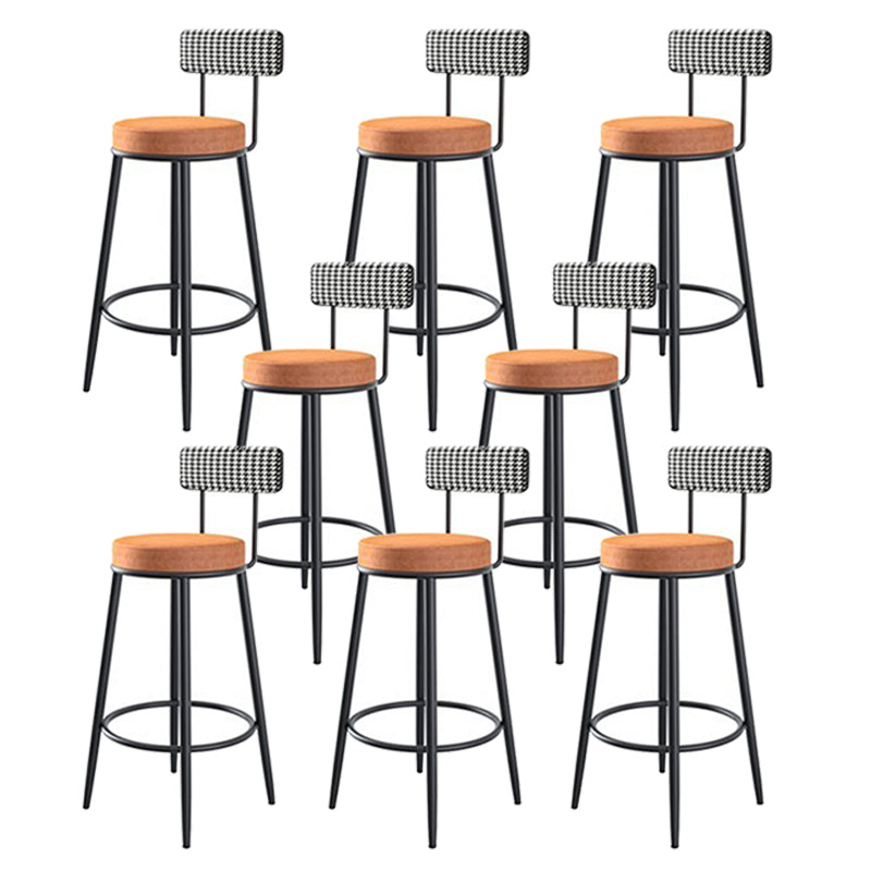Stoffen ronde stoel aanrecht Stool Scandinavische lage rug barkruk met 4 zwarte ijzeren benen