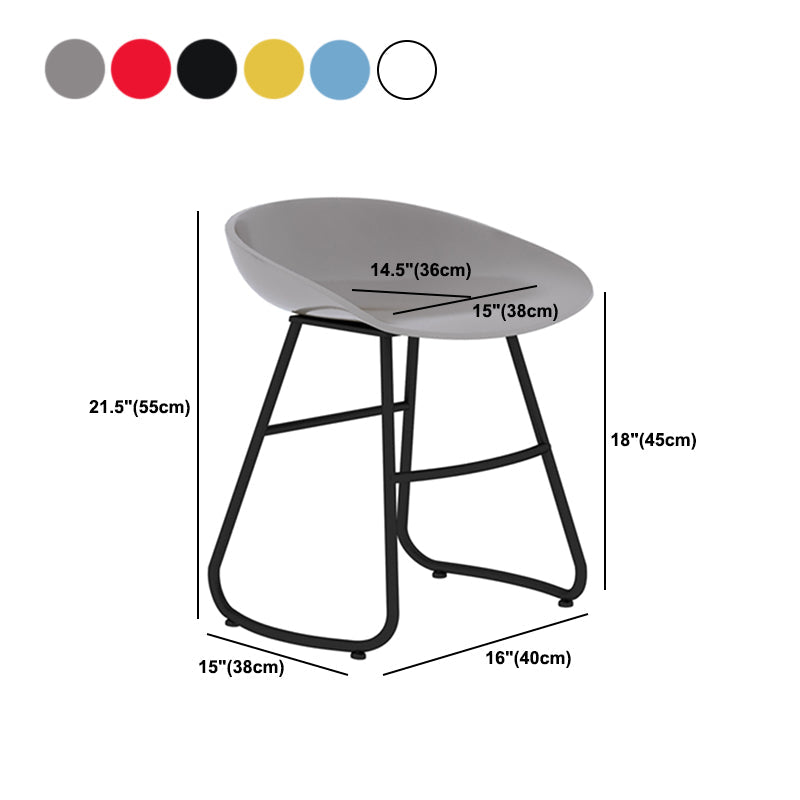 Tabouret de comptoir sans arme de dos moderne tabouret de fer avec siège en acrylique et pédale pour café