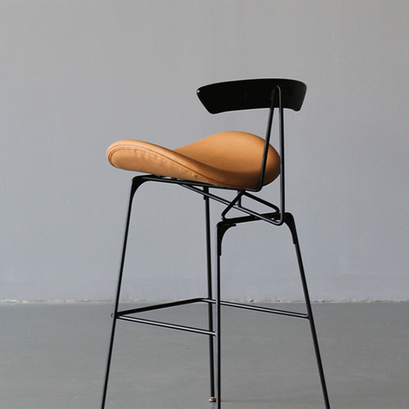 Sgabello da poggiapiedi con pista da bassista in pelle bassa in metallo contemporaneo in metallo in metallo con finitura opaca