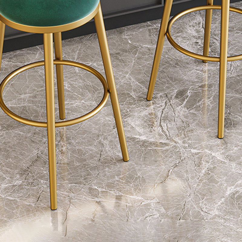 Sgabello da barra scandinavo per poggiapiedi scandinavi.