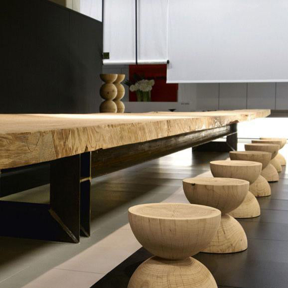 Scandinavian Round Solid Wood Top Side Table 16.5-inch Pedestal End Table