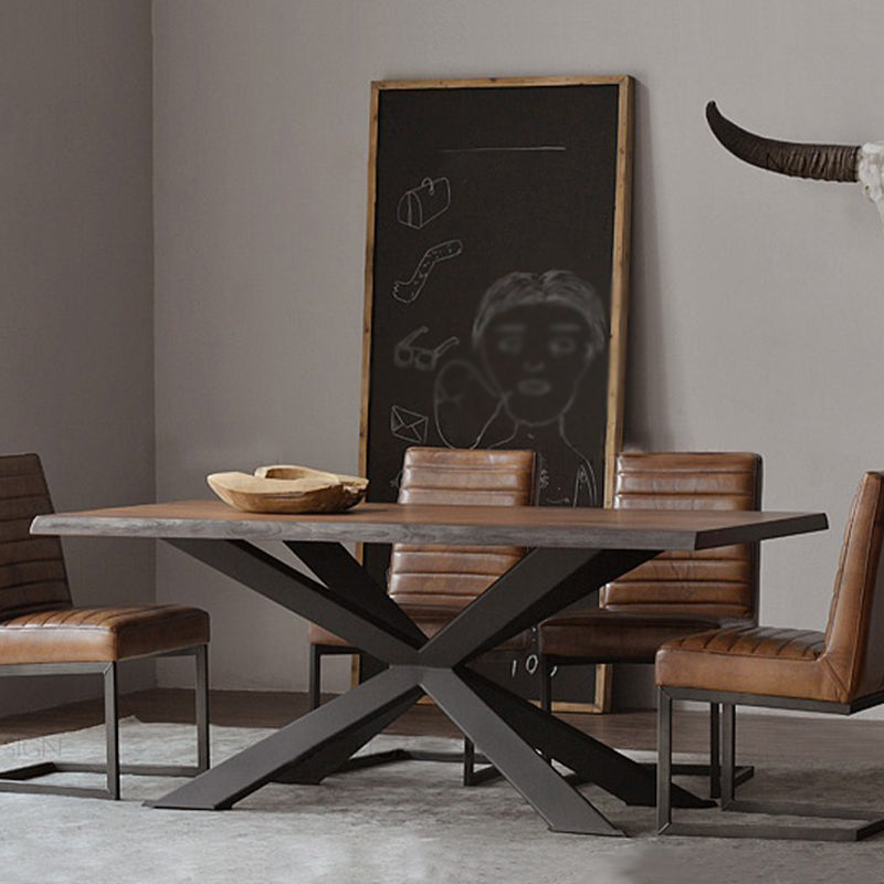 Tavolo da pranzo marrone in legno massiccio in cornice nera industriale sala da pranzo